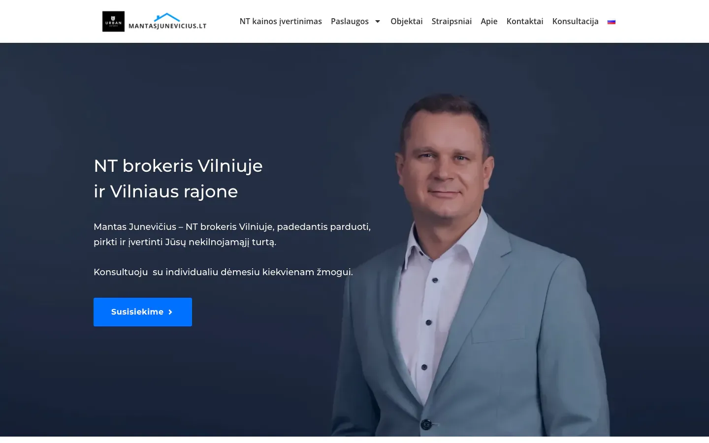 Mantas Junevičius homepage with a portrait of the broker in a light blue suit on a navy background, the heading NT brokeris Vilniuje ir Vilniaus rajone (real estate broker in Vilnius and the Vilnius district) and a contact button