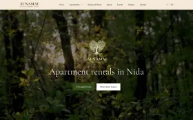 Si Namai homepage in English with a dark forest photo, a tree logo and the heading Apartment rentals in Nida
